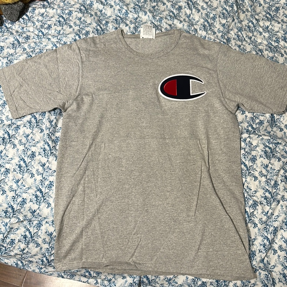 Champion- Embroidered Logo Short Sleeve T-Shirt